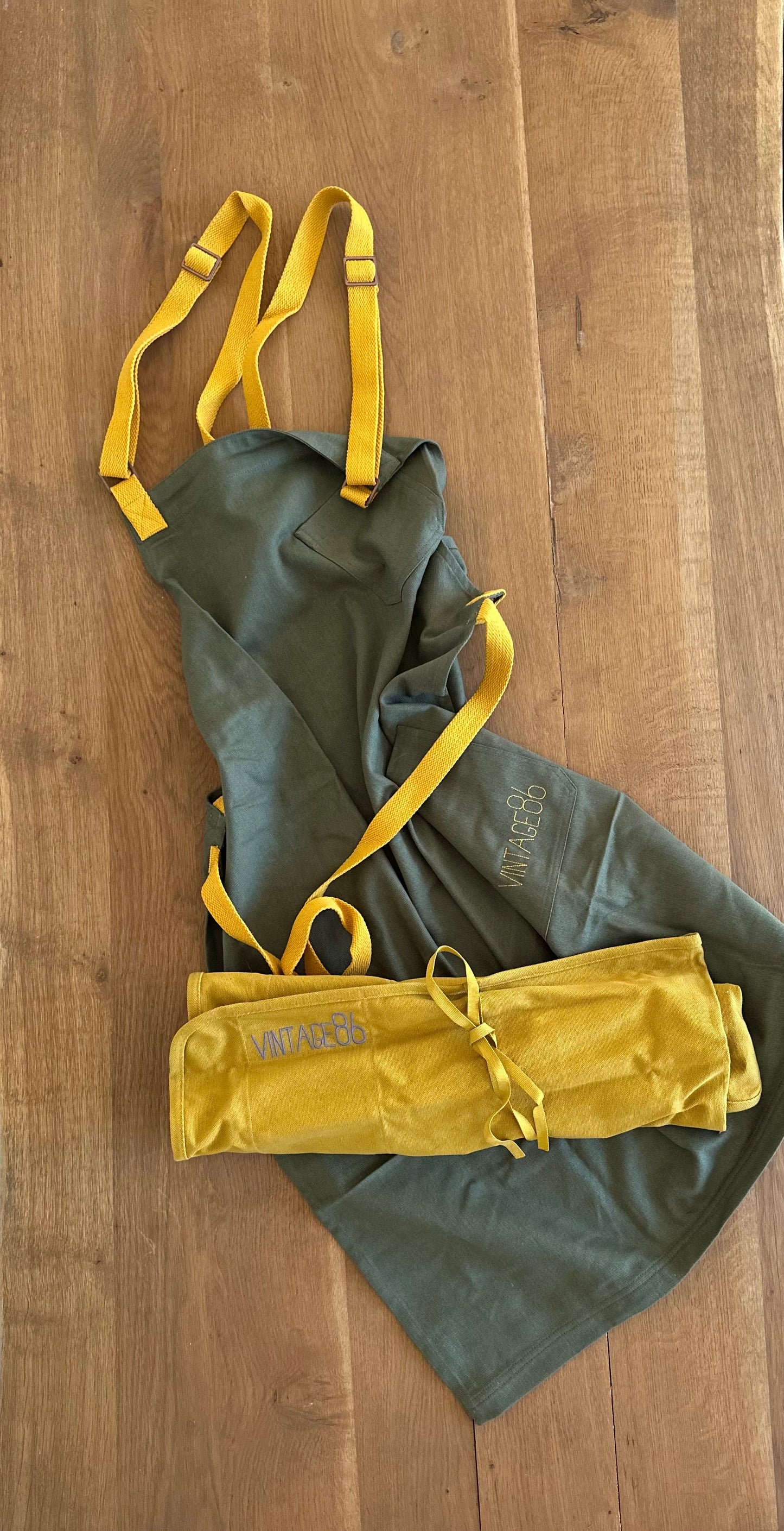 THE BUNDLE PACK. OLIVE APRON + ESSENTIALS ROLL