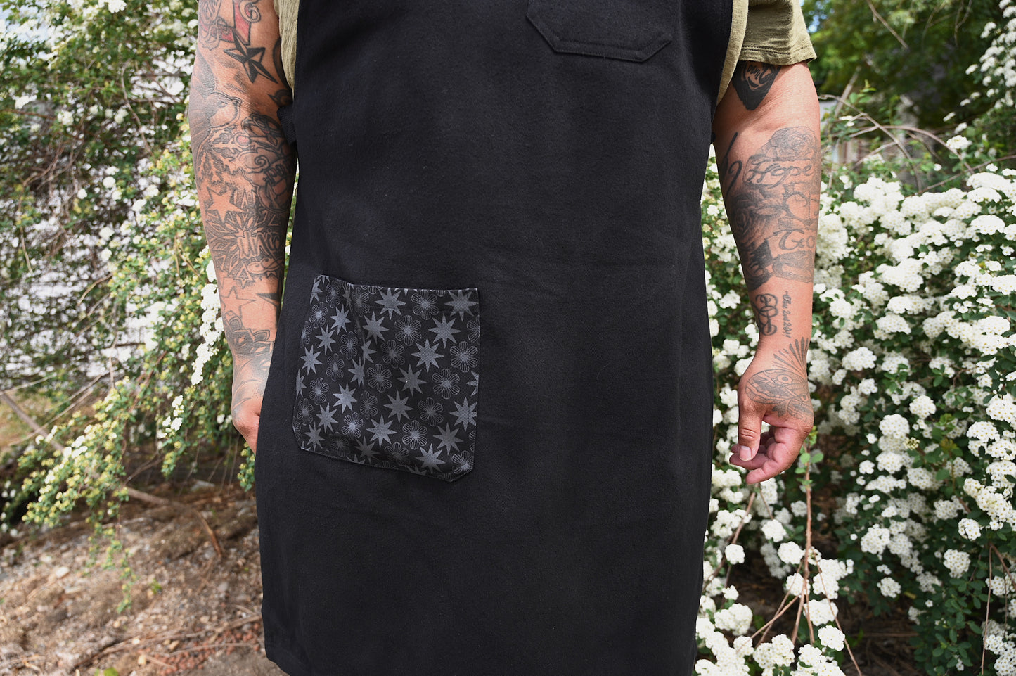 BLACK MISSION FIG APRON