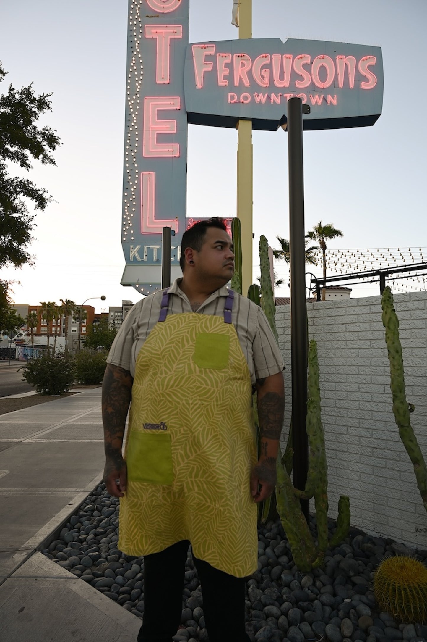 AVOCADO LEAF APRON