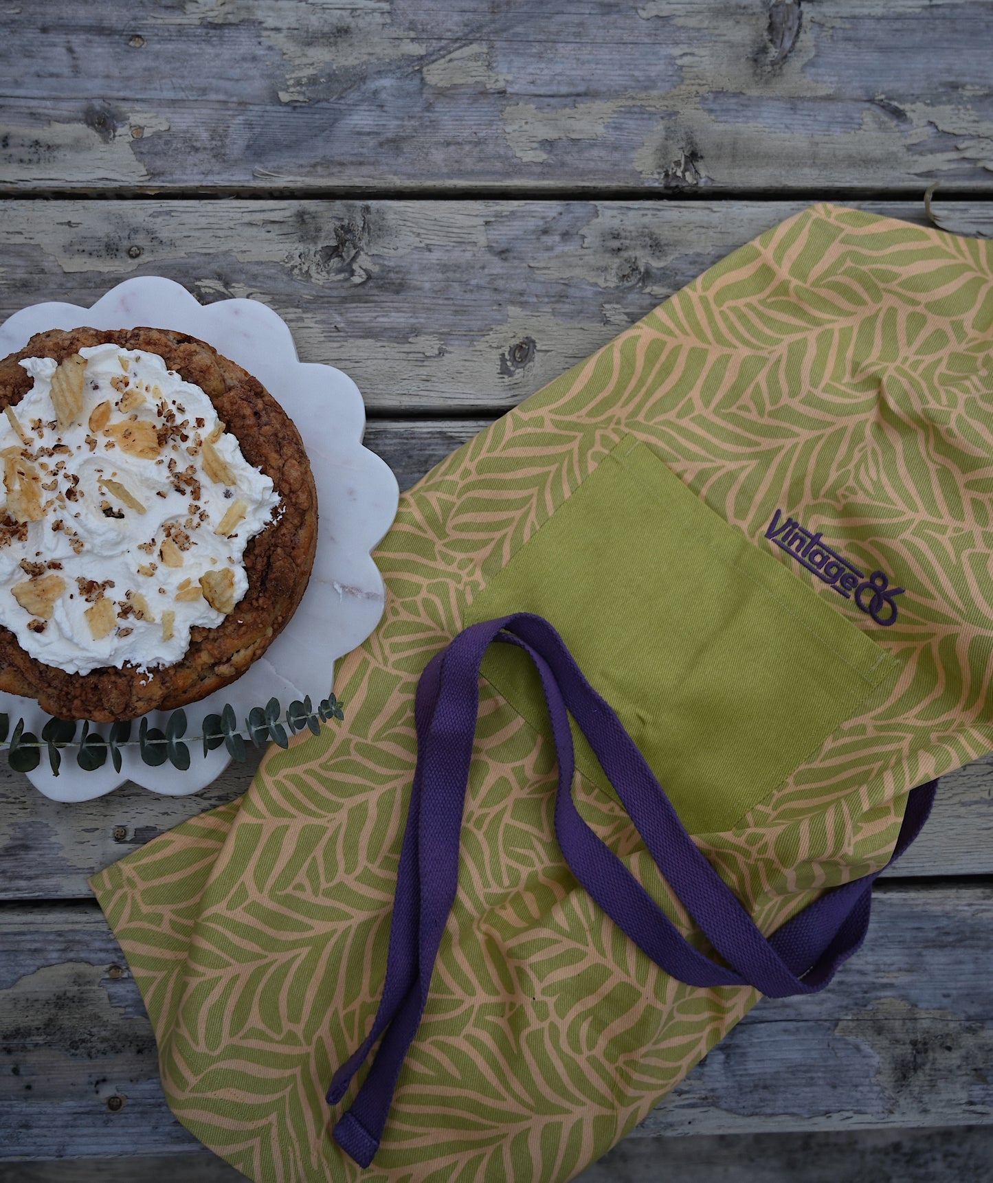 AVOCADO LEAF APRON